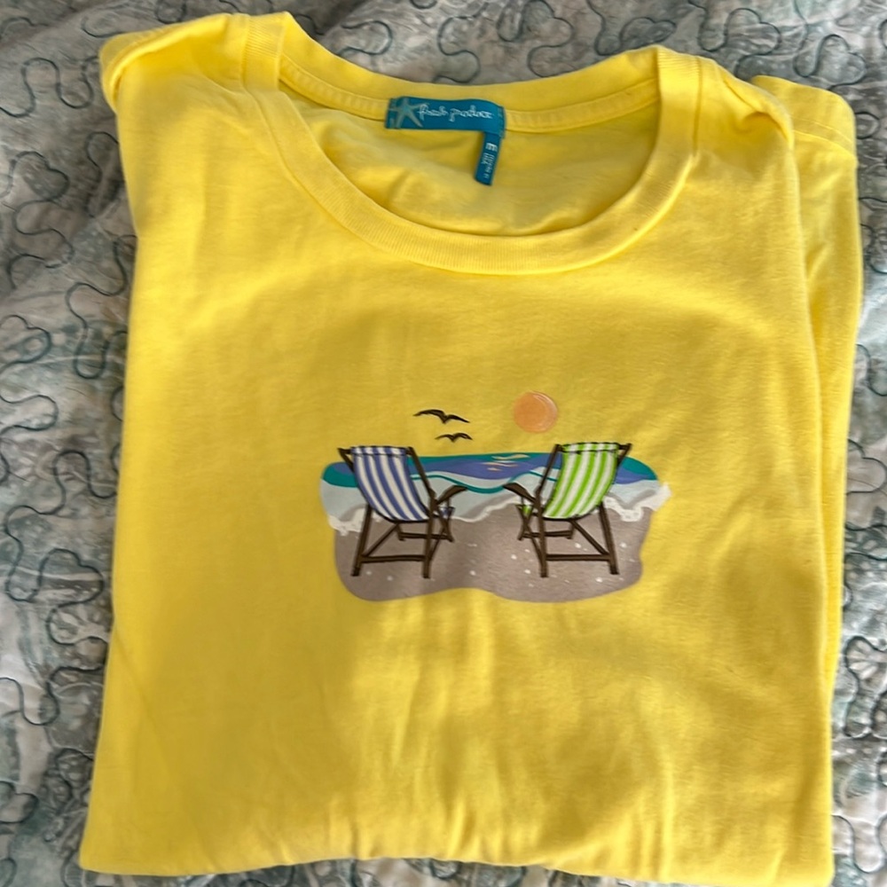 Fresh Produce yellow T shirt tee shirt beach chairs medium